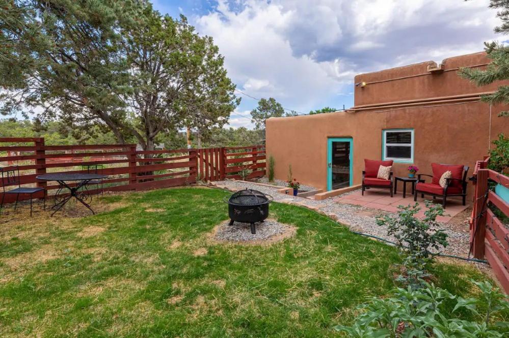 Bed and Breakfast Pet Friendly Pinon Heaven Canada de los Alamos Экстерьер фото