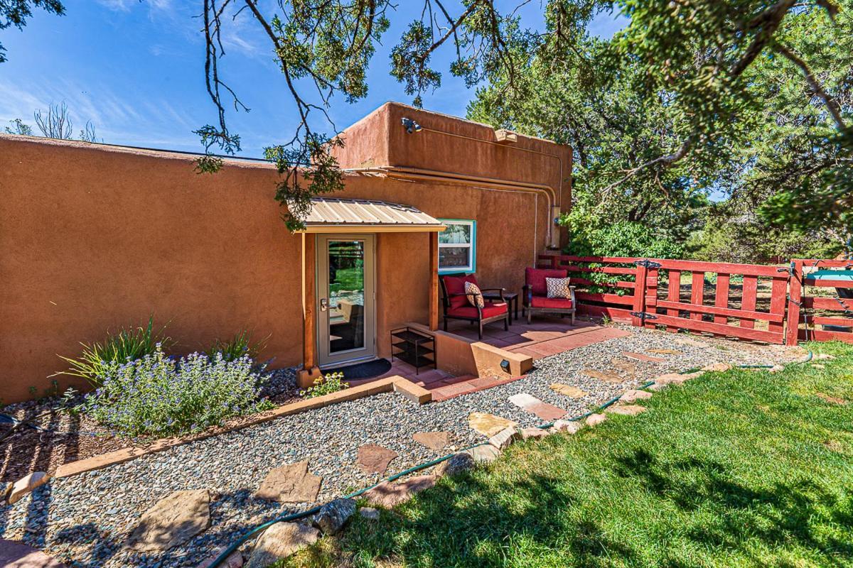 Bed and Breakfast Pet Friendly Pinon Heaven Canada de los Alamos Экстерьер фото
