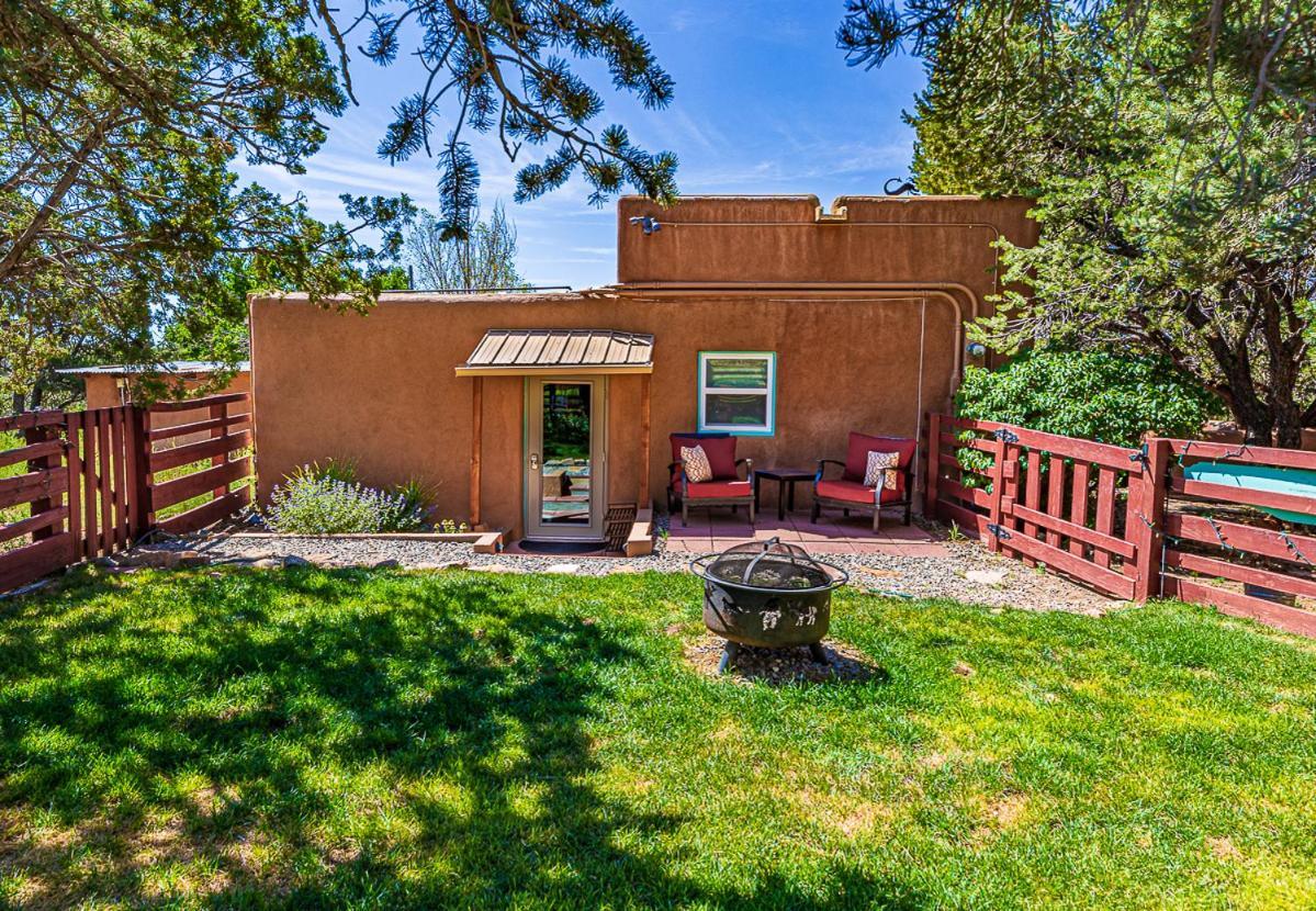 Bed and Breakfast Pet Friendly Pinon Heaven Canada de los Alamos Экстерьер фото